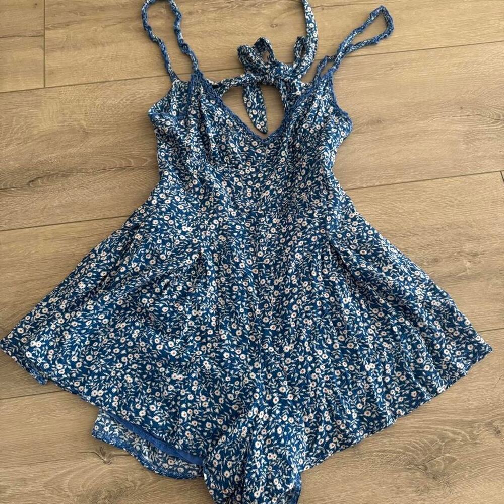 Princess polly blue floral romper